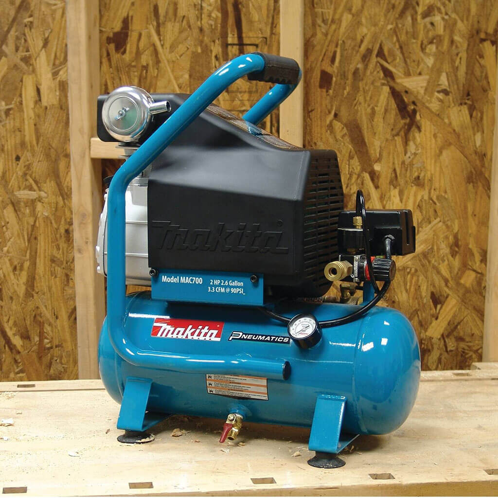 Makita MAC700 2.0 HP 2.6-Gallon Big Bore Electric Air Compressor