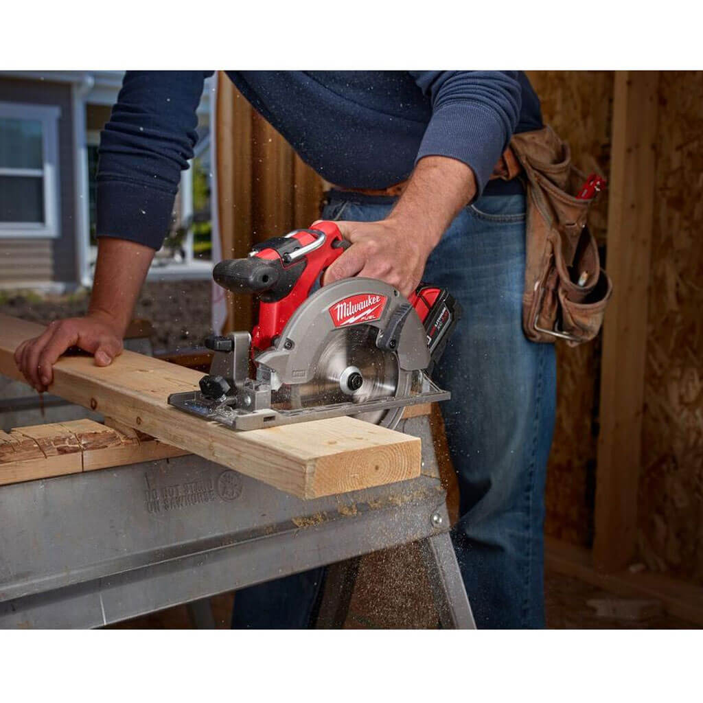 Milwaukee 2730-20 M18 FUEL 18-Volt Lithium-Ion 6-1/2 in. Brushless Circular Saw (Tool Only)