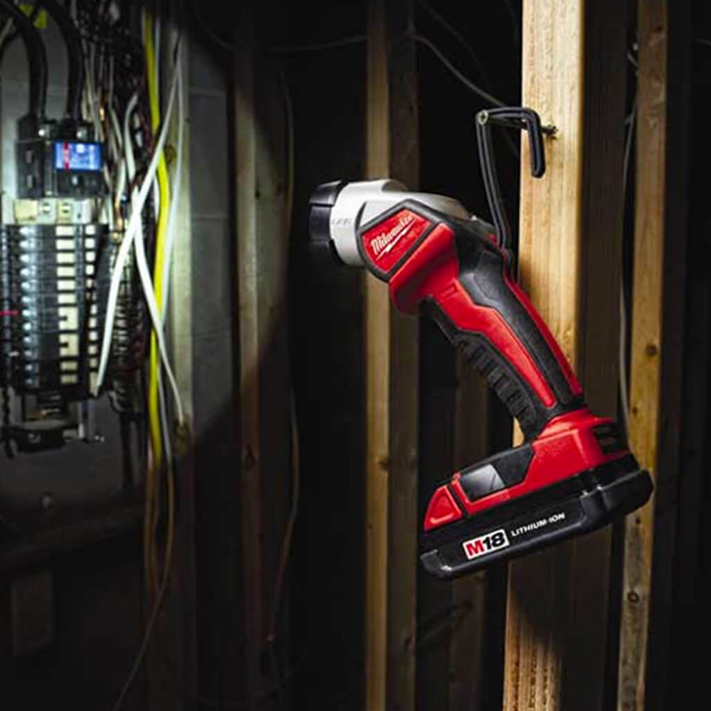 Milwaukee 2735-20 M18 18-Volt Lithium-Ion Cordless 160-Lumens LED Work Light (Tool Only)