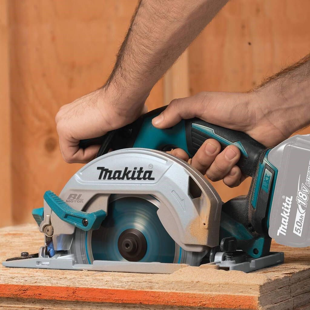 Makita DHS680Z 18-Volt LXT Lithium-Ion 6-1/2 in. Brushless Circular Saw (Tool Only)