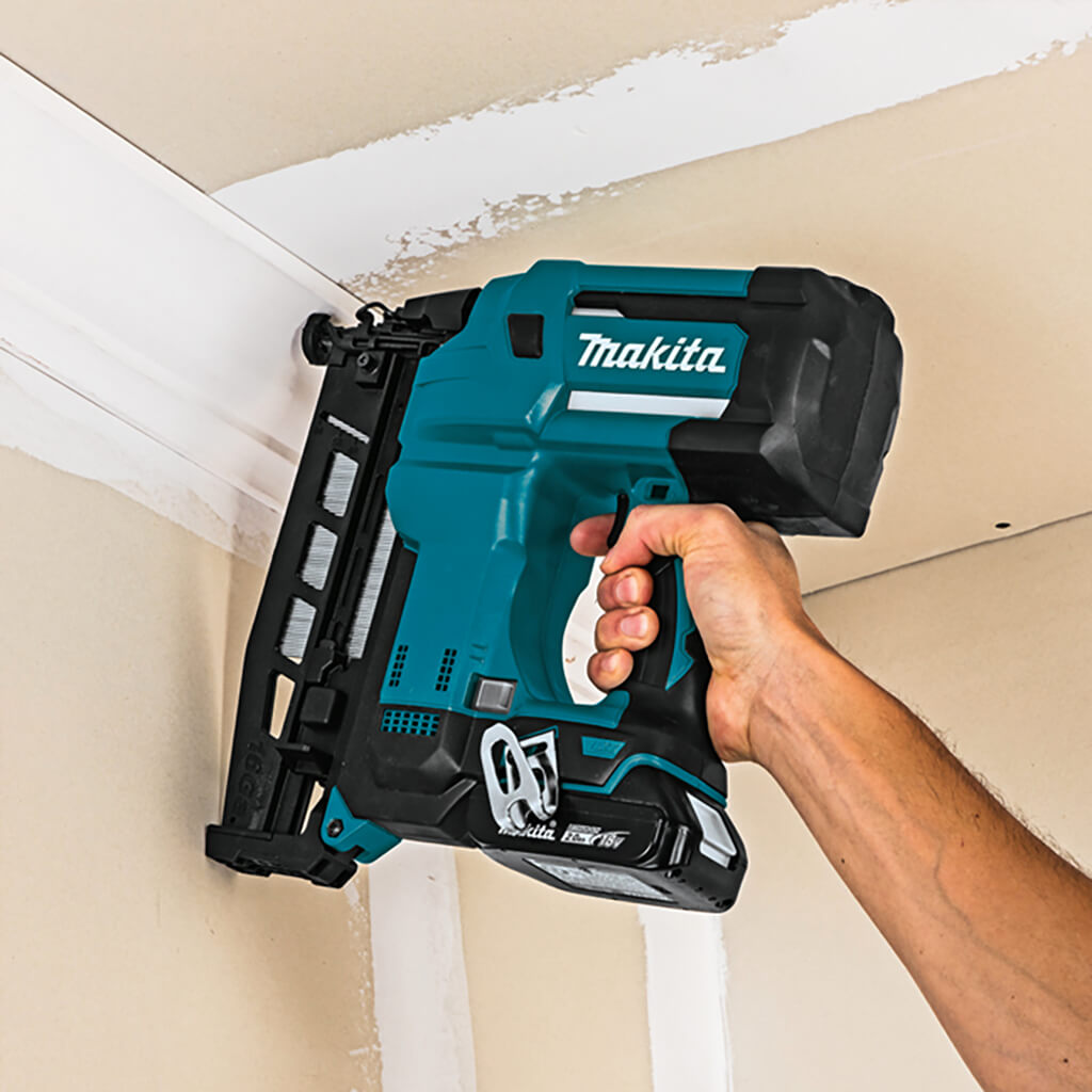 Makita DBN600Z 18-Volt LXT Lithium-Ion 2-1/2 in. 16-Gauge Cordless Finish Nailer (Tool Only)