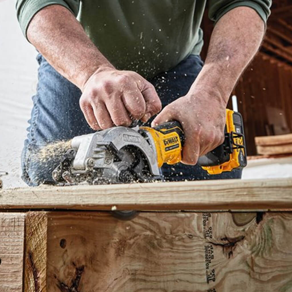 DEWALT DCS571B ATOMIC 20-Volt MAX Lithium-Ion 4-1/2 in. Brushless Circular Saw (Tool Only)