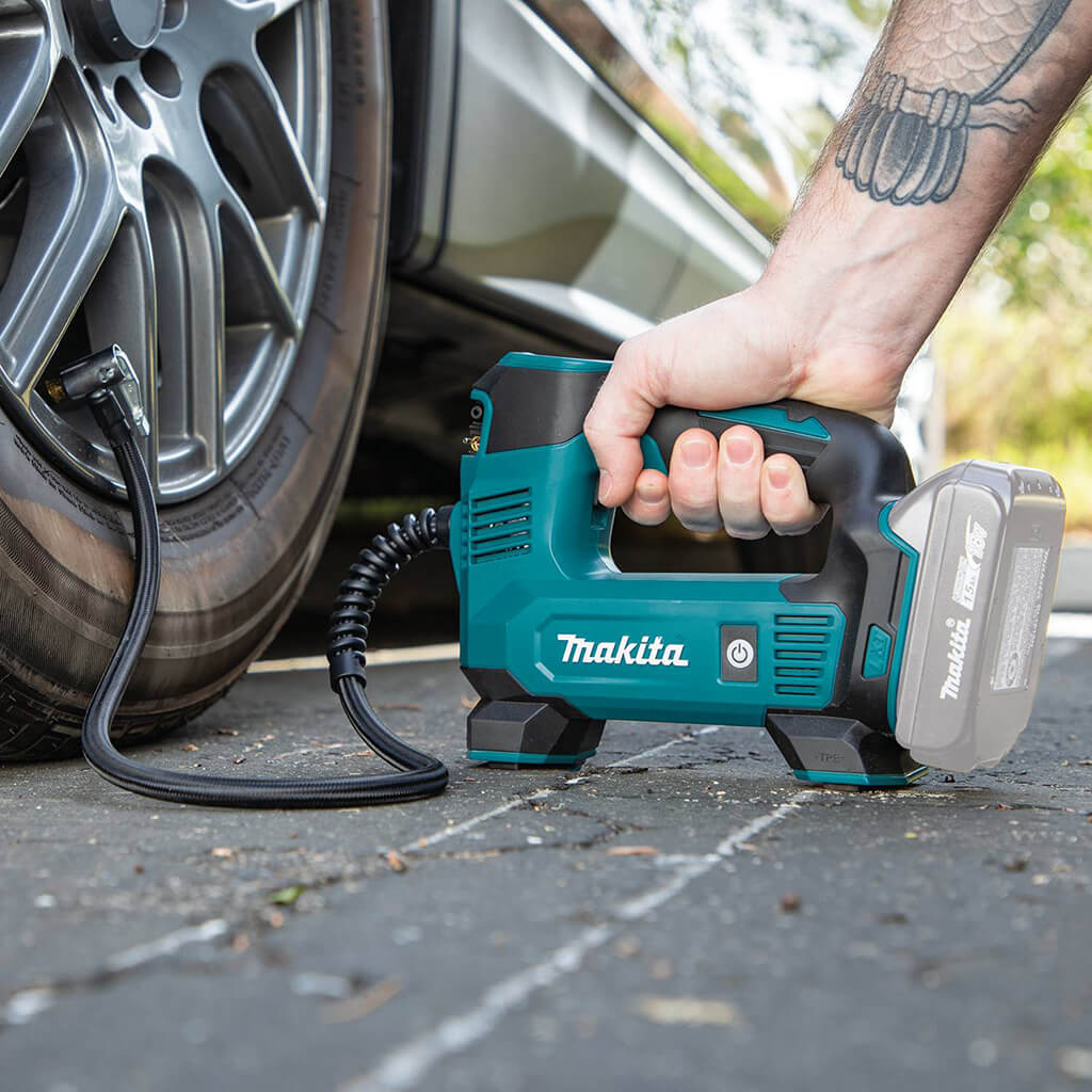Makita DMP180Z 18-Volt LXT Lithium-Ion Cordless 120 PSI Air Inflator (Tool Only)