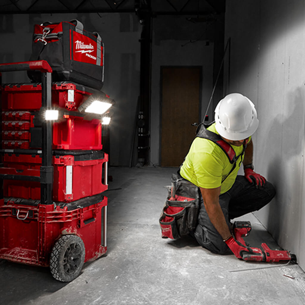 Milwaukee 2357-20 M18 PACKOUT 18-Volt Lithium-Ion 3,000-Lumen LED Area Work Light (Tool Only)