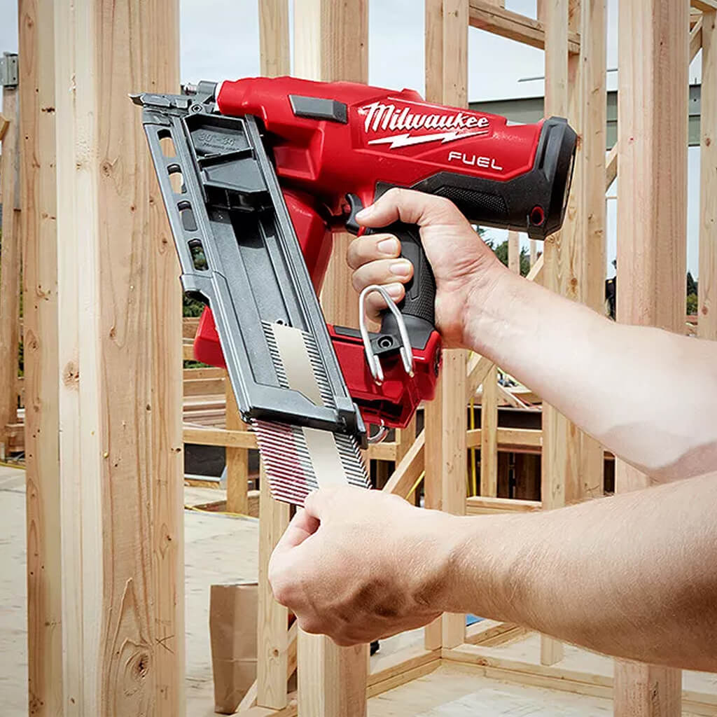 Milwaukee 2745-20 M18 FUEL 18-Volt Lithium-Ion 30-Degree Cordless Brushless Framing Nailer (Tool Only)