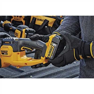 DEWALT DCHT820P1 20-Volt Lithium-Ion MAX 5.0 Ah 22 in. Hedge Trimmer Kit