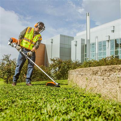 STIHL FS111RX 31.4cc Easy-Start D-Loop Handle Gasoline-Powered Brushcutter/String Trimmer with Extra Large Fuel Tank