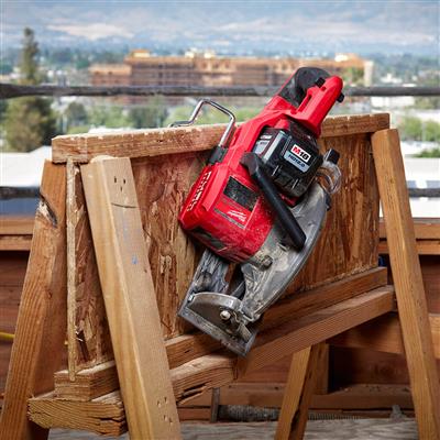 Milwaukee 2830-21HD M18 FUEL 18-Volt Lithium-Ion 7-1/4 in. Brushless Circular Saw Kit