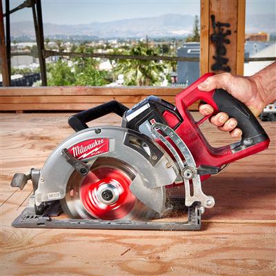 Milwaukee 2830-21HD M18 FUEL 18-Volt Lithium-Ion 7-1/4 in. Brushless Circular Saw Kit