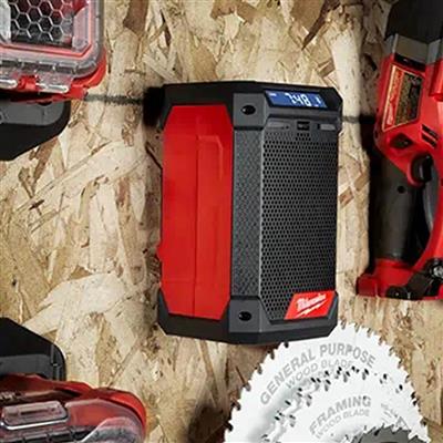 Milwaukee 2951-20 M12 12-Volt Lithium-Ion Cordless/Corded Radio with Integrated Charger (Tool Only)