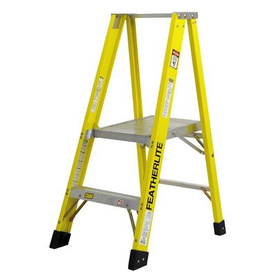  Featherlite 6504 4 ft. Extra Heavy-Duty Fibreglass Platform Step Ladder with 300 lb. Load Capacity Type IA Duty Rating