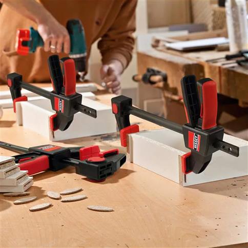 Bessey EHKL06 6 in. x 3-1/8 in. 300 lb. Clamping Force EHK One Handed Trigger Clamp